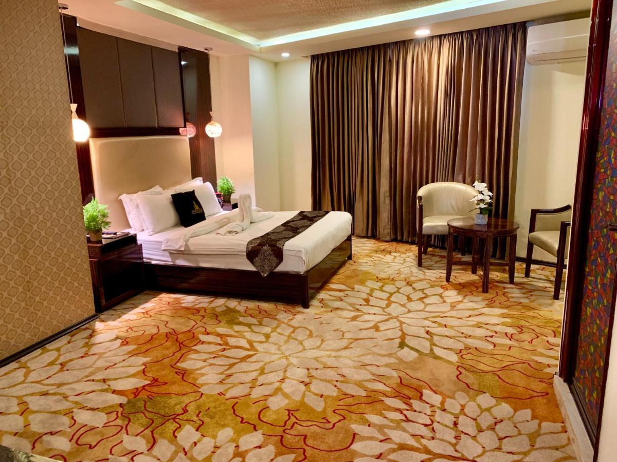 Hotel Noorjahan Grand Sylhet Esterno foto