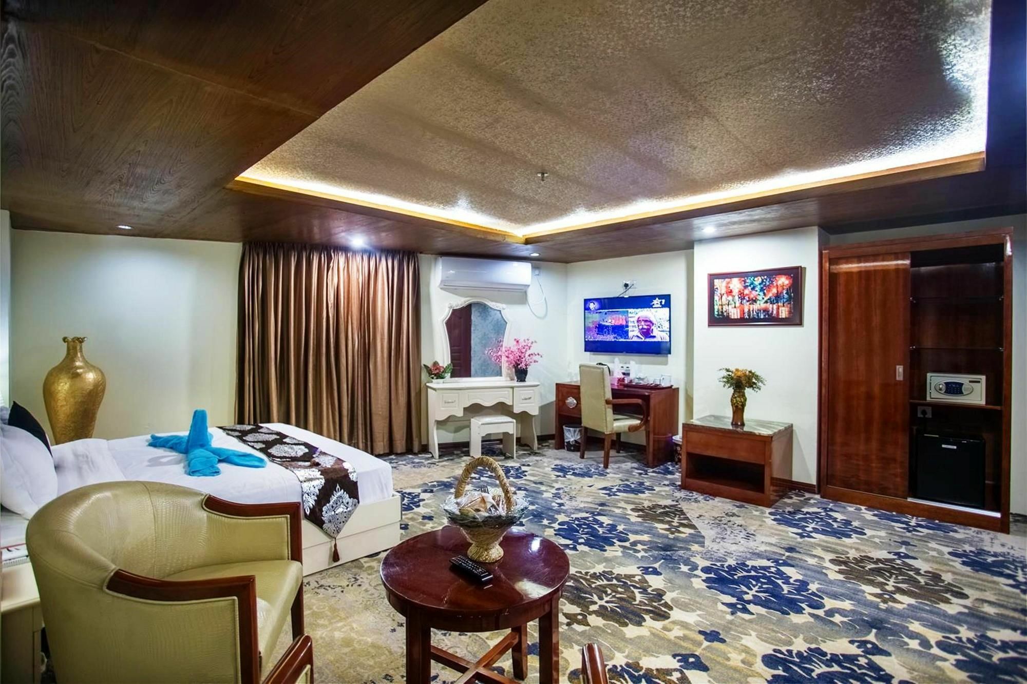 Hotel Noorjahan Grand Sylhet Esterno foto